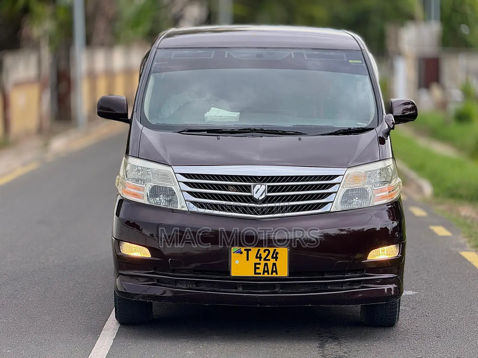 Toyota Alphard 2.4 Petrol FWD 2005 Burgundy