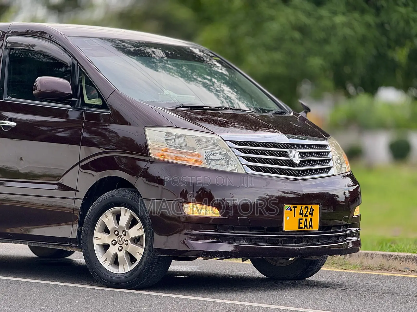 Toyota Alphard 2.4 Petrol FWD 2005 Burgundy
