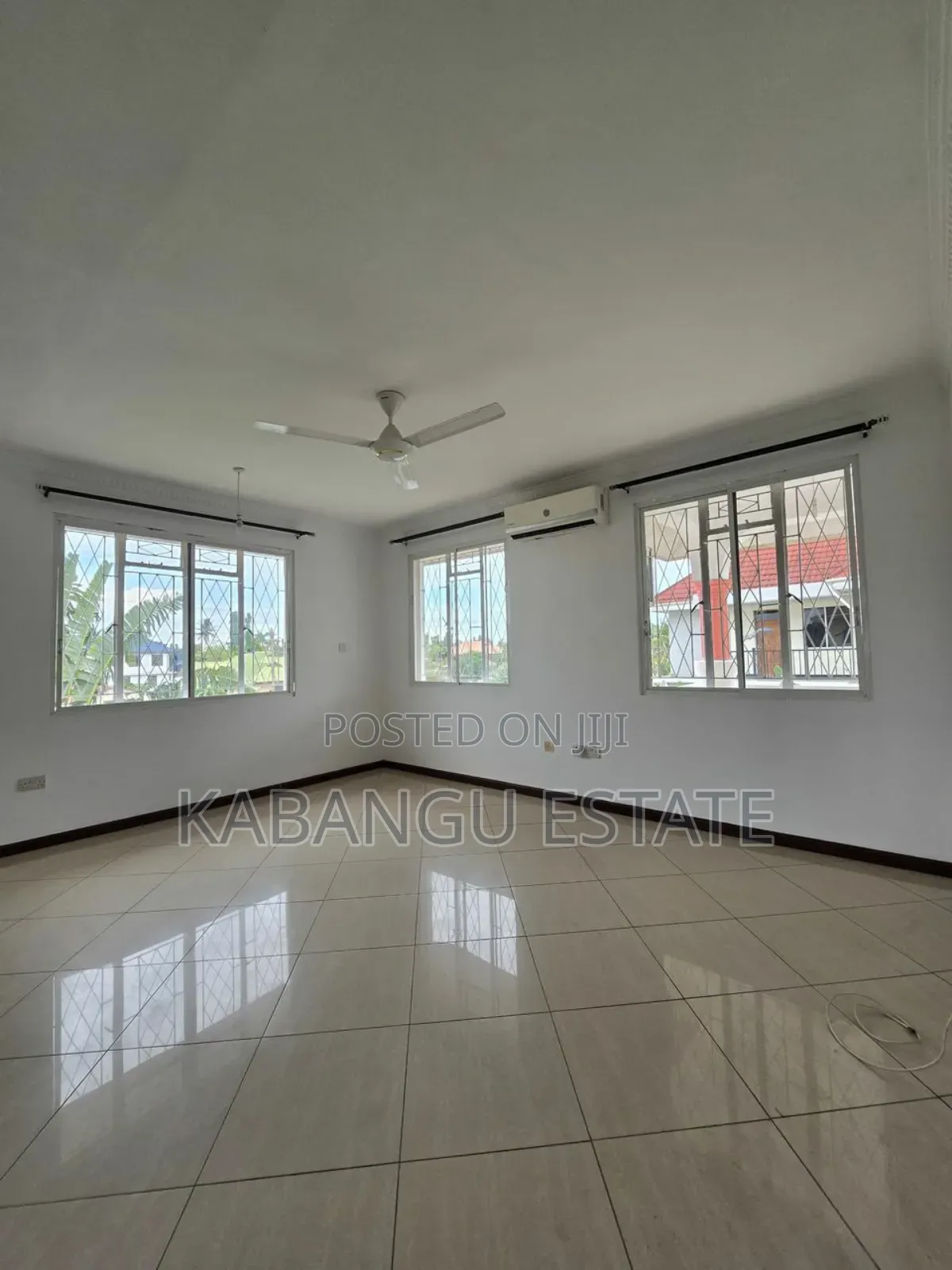 4bdrm House in Mbezibeach Shoppers for rent