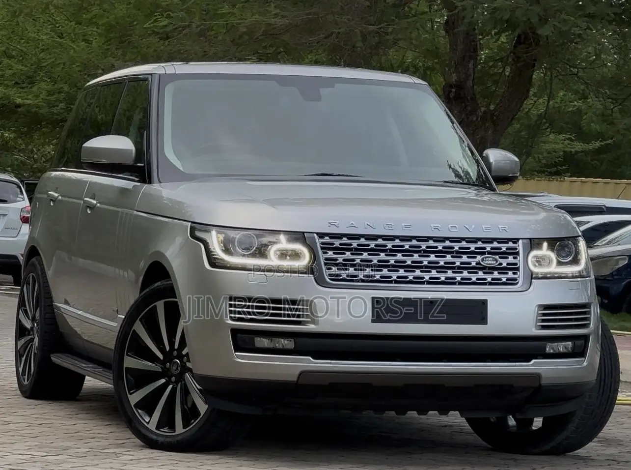 Land Rover Range Rover Vogue 2016 Gold