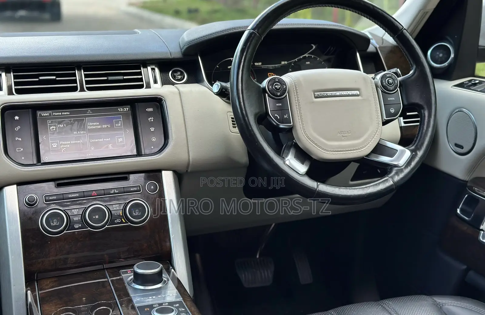 Land Rover Range Rover Vogue 2016 Gold