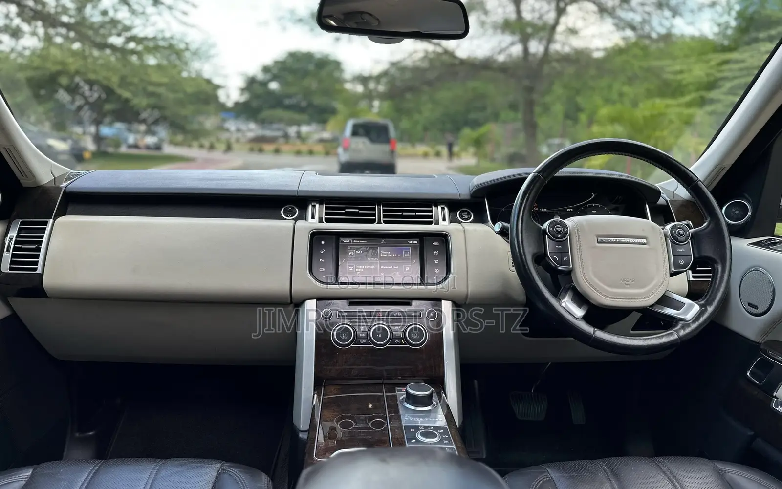 Land Rover Range Rover Vogue 2016 Gold