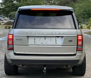 Land Rover Range Rover Vogue 2016 Gold