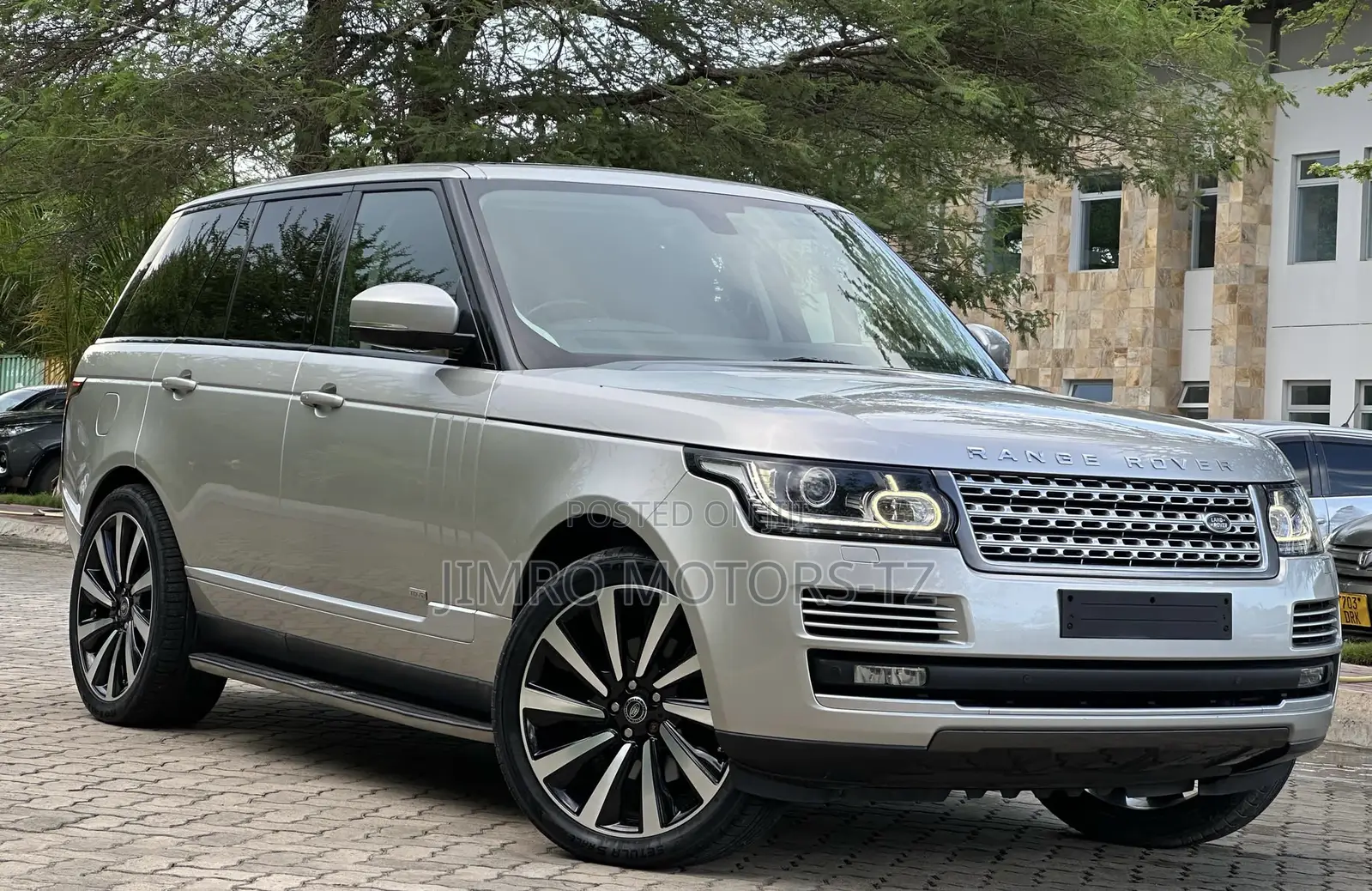 Land Rover Range Rover Vogue 2016 Gold