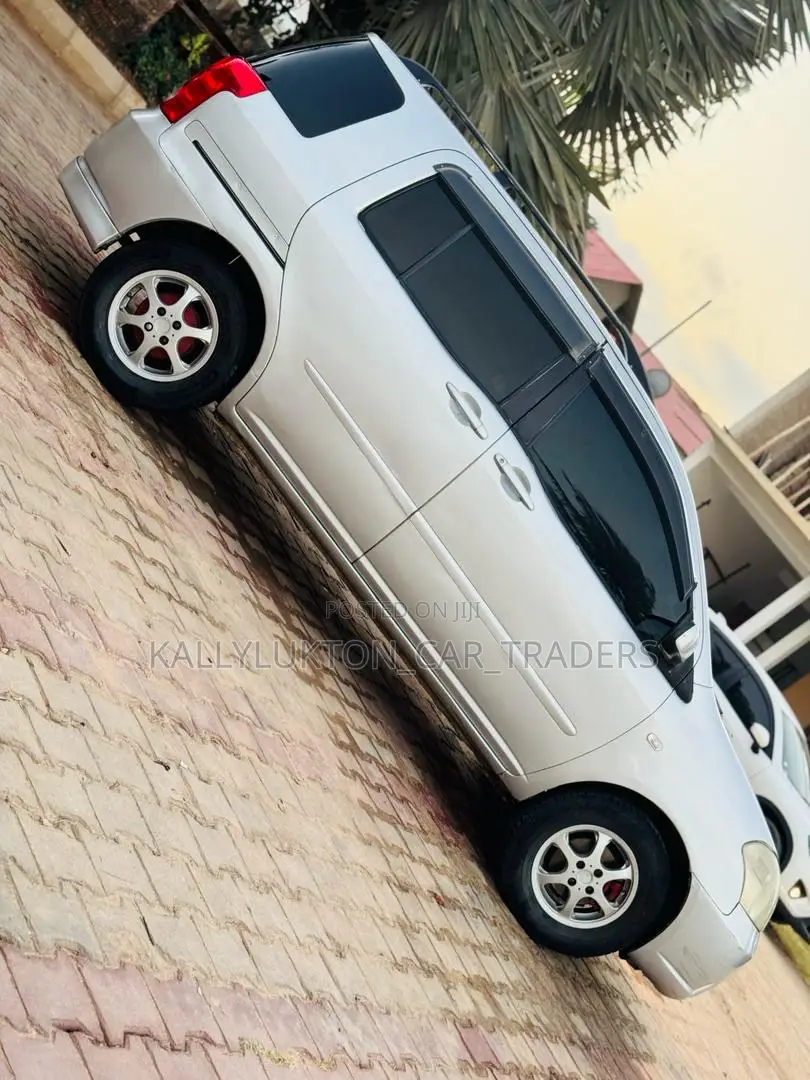 Toyota Raum 2005 Silver