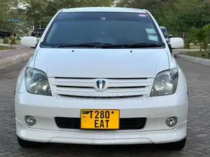Toyota IST 2005 White