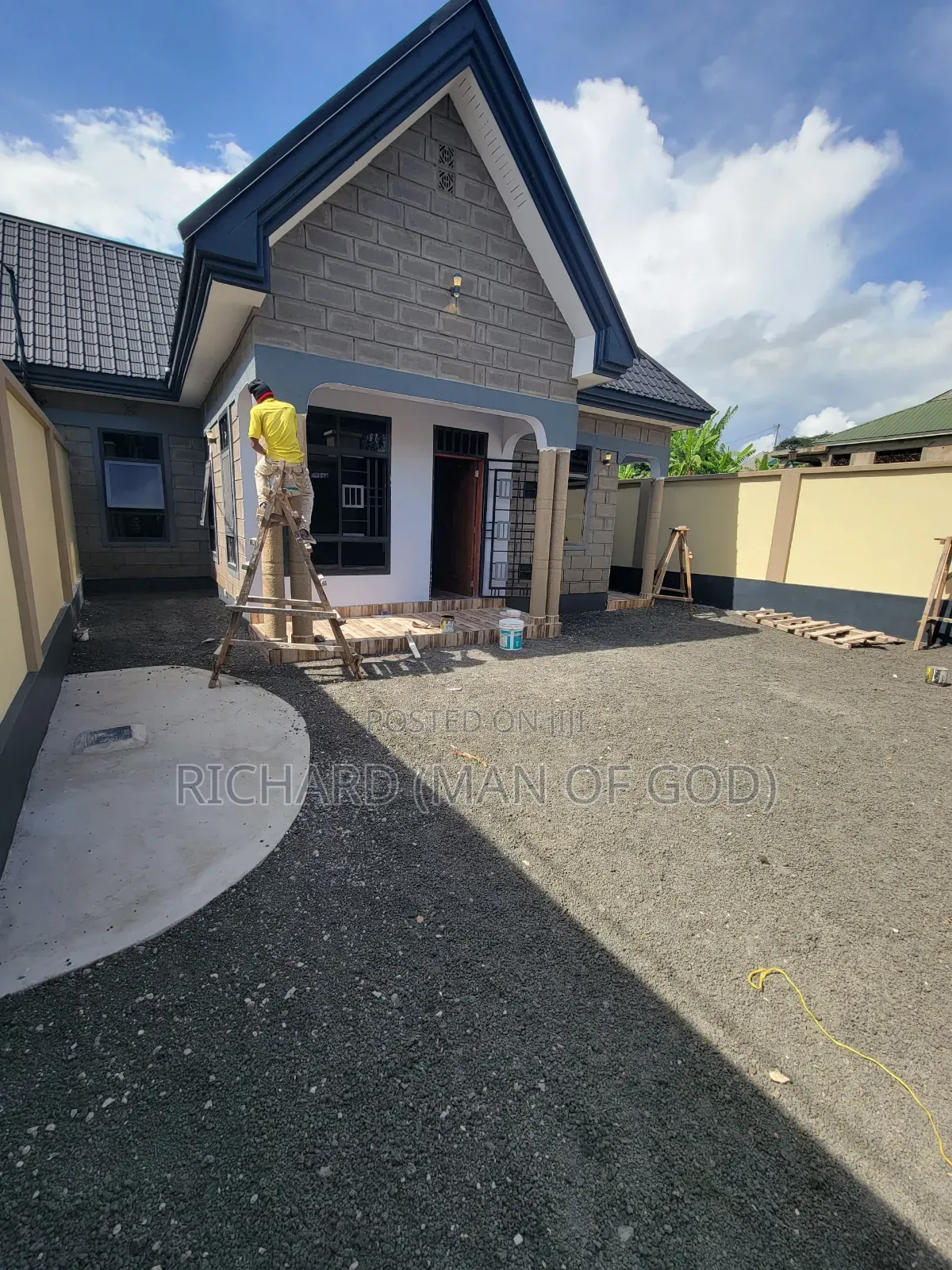 2bdrm House in Central Business Area for rent