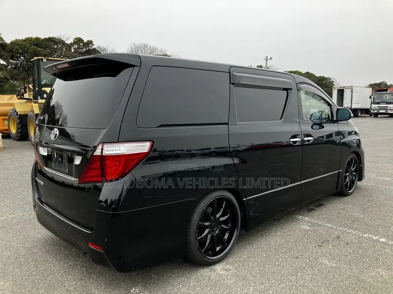 Toyota Vellfire 2010 Black