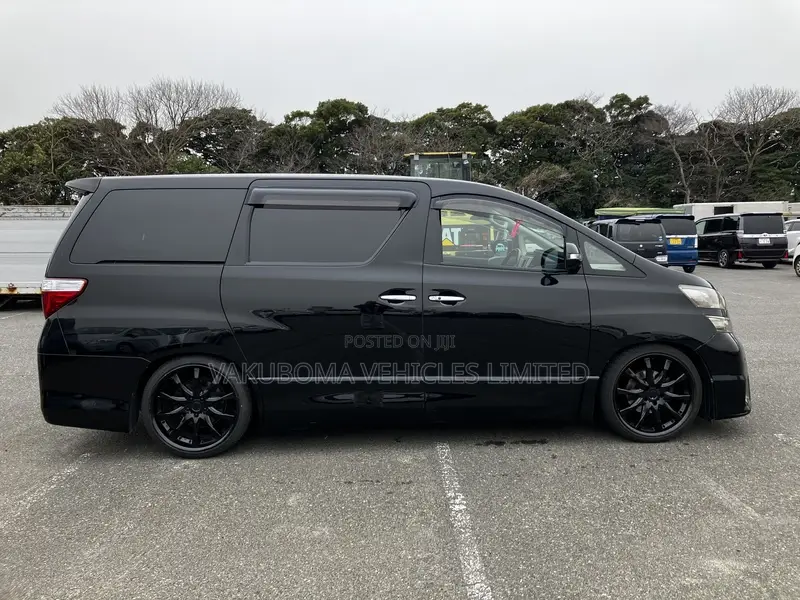 Toyota Vellfire 2010 Black