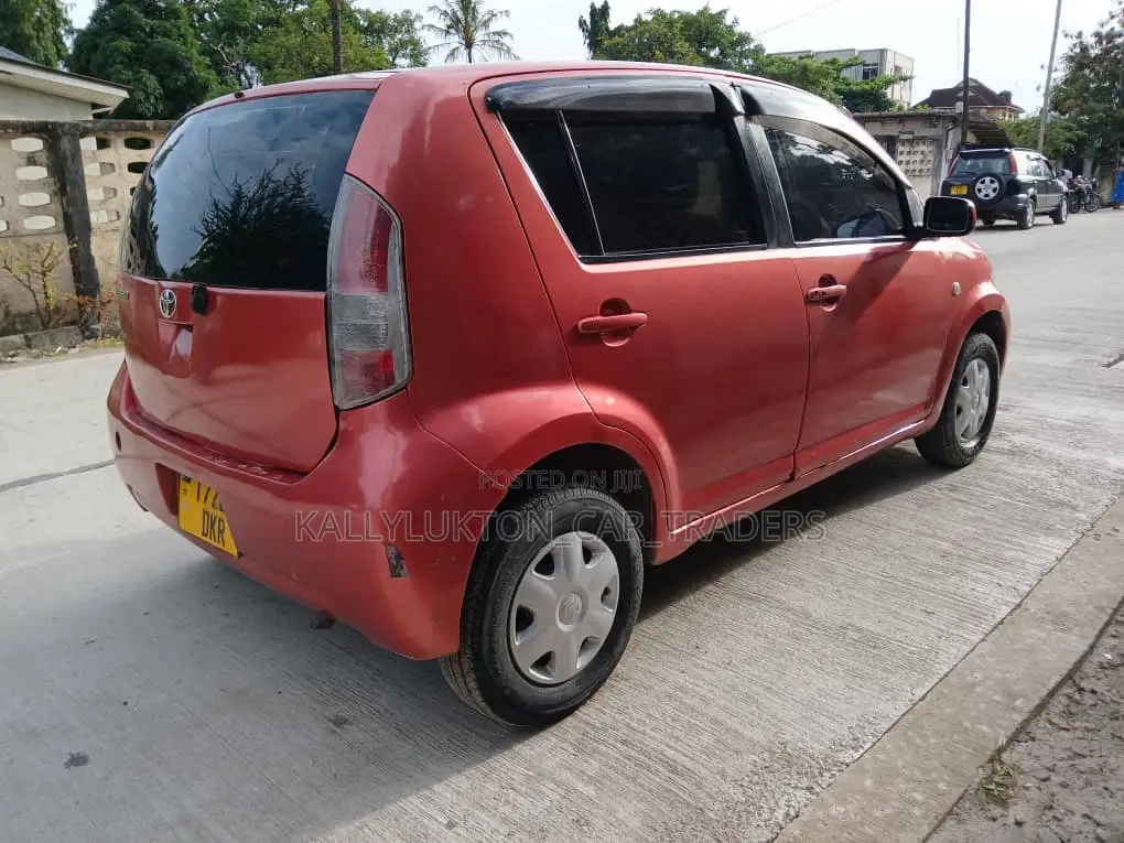 Toyota Passo 2005 Purple