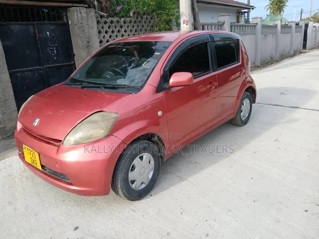 Toyota Passo 2005 Purple