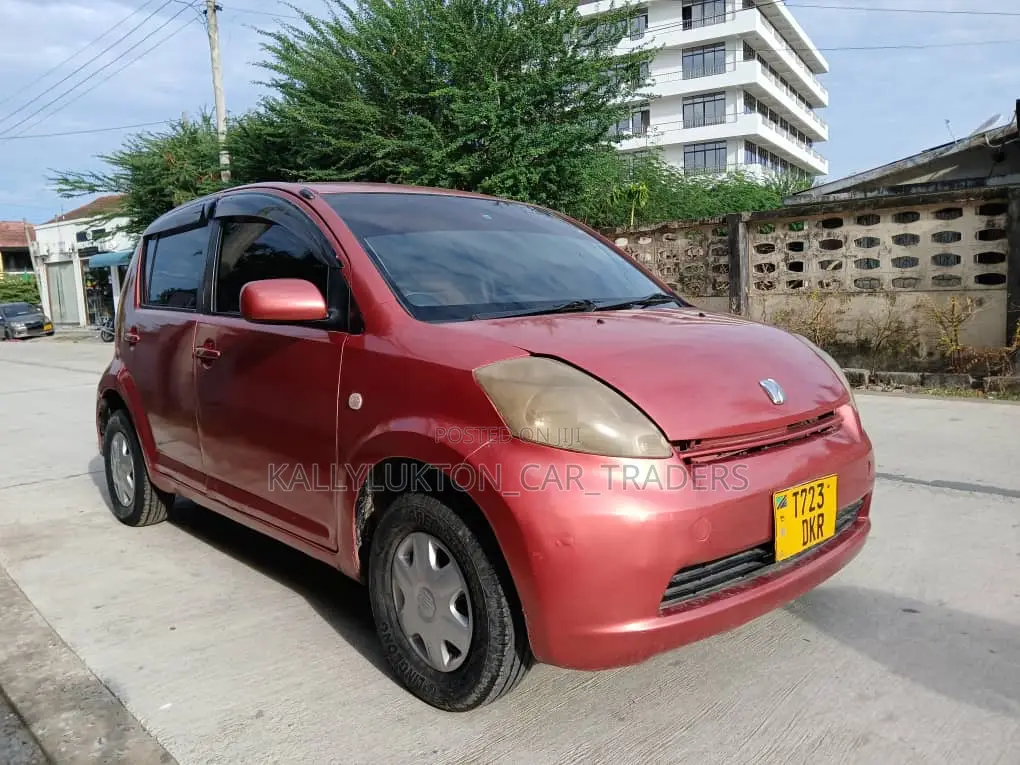 Toyota Passo 2005 Purple