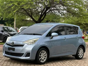Toyota Ractis 2011 Silver
