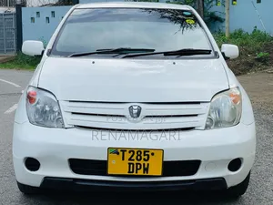 Toyota IST 2004 White