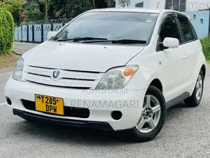 Toyota IST 2004 White