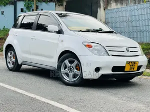 Toyota IST 2004 White