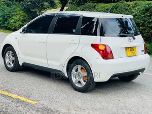 Toyota IST 2004 White