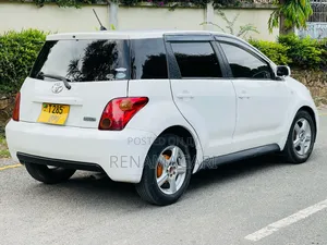 Toyota IST 2004 White