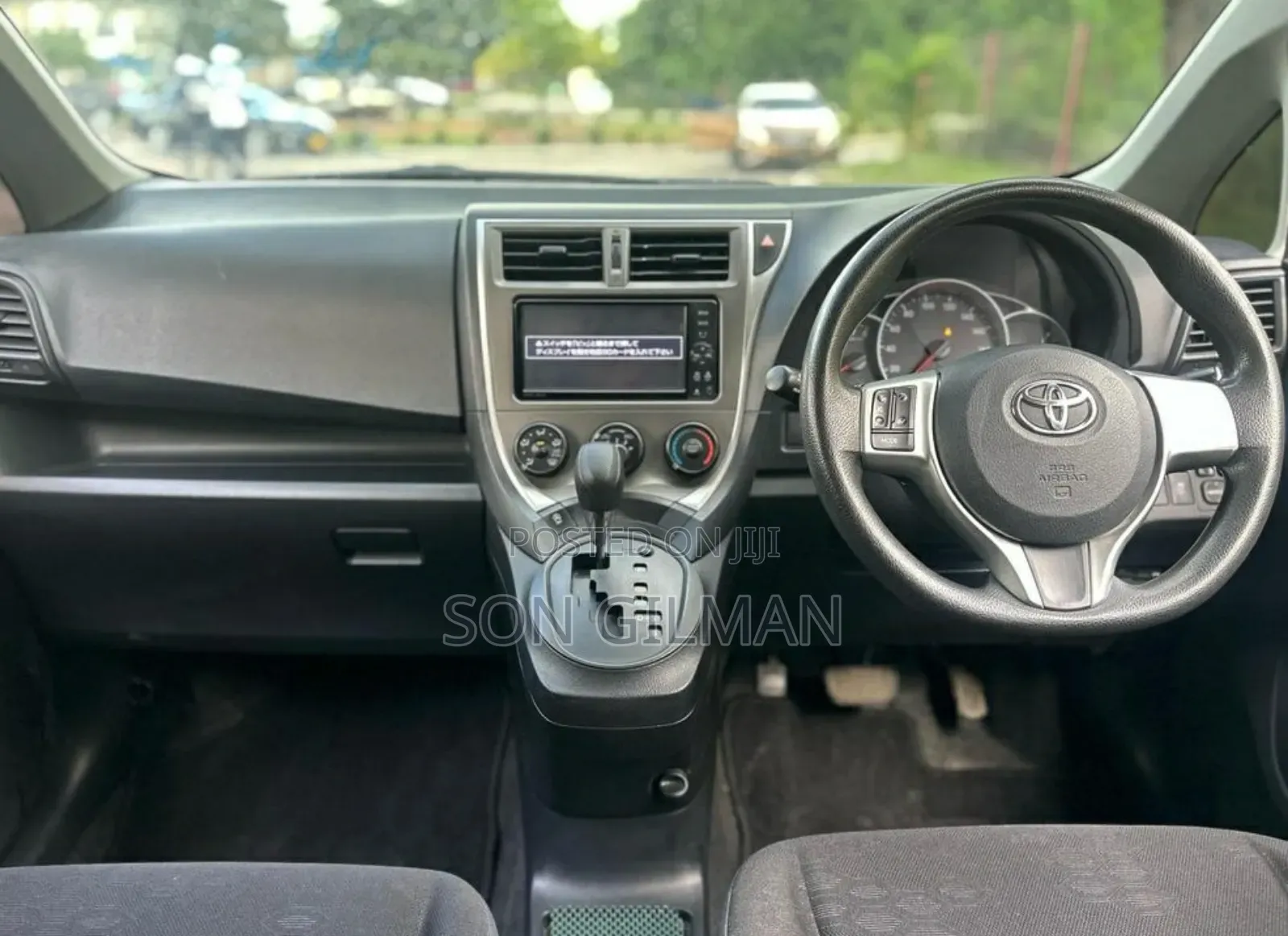 Toyota Ractis 2011 Pearl