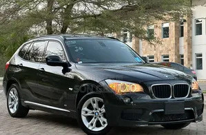 Photo - BMW X1 2012 Black