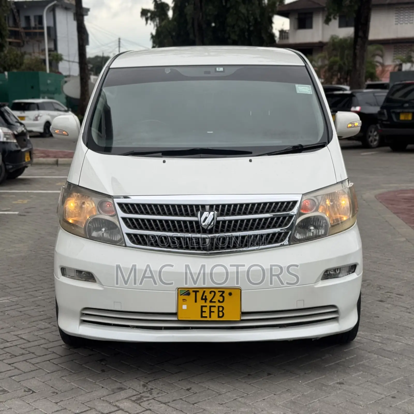 Toyota Alphard 2.4 Petrol FWD 2004 White