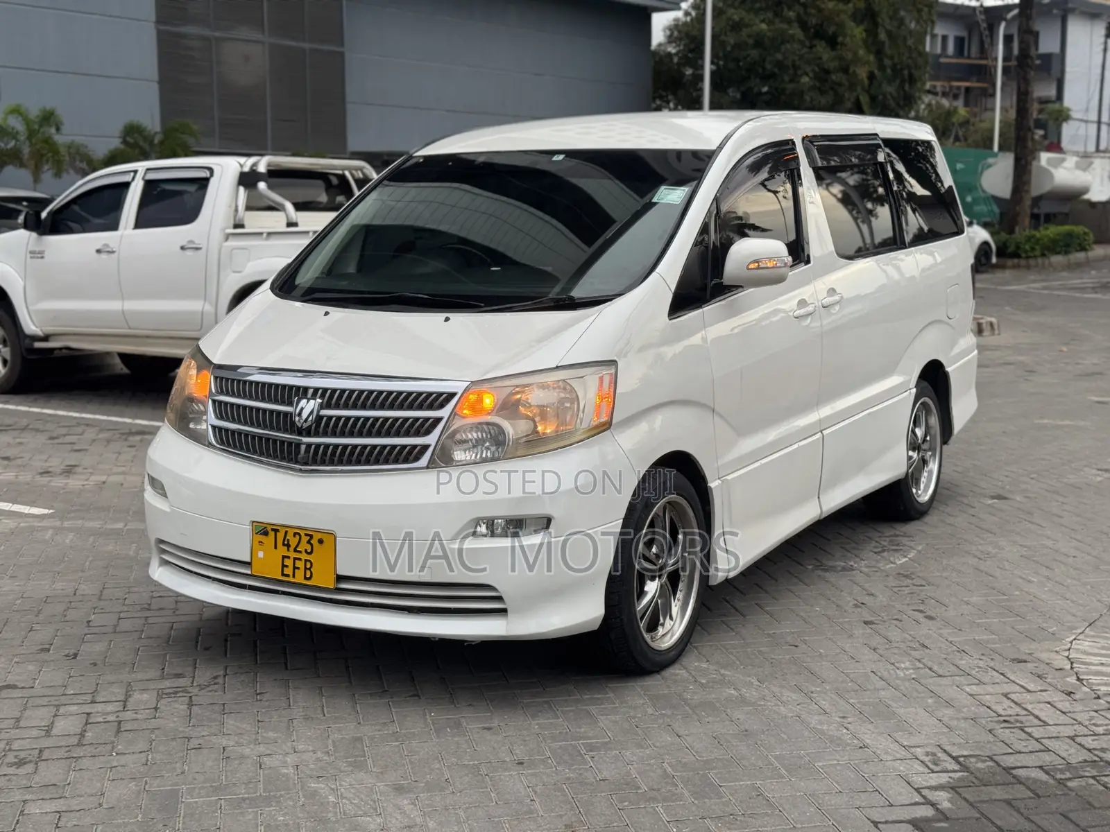 Toyota Alphard 2.4 Petrol FWD 2004 White