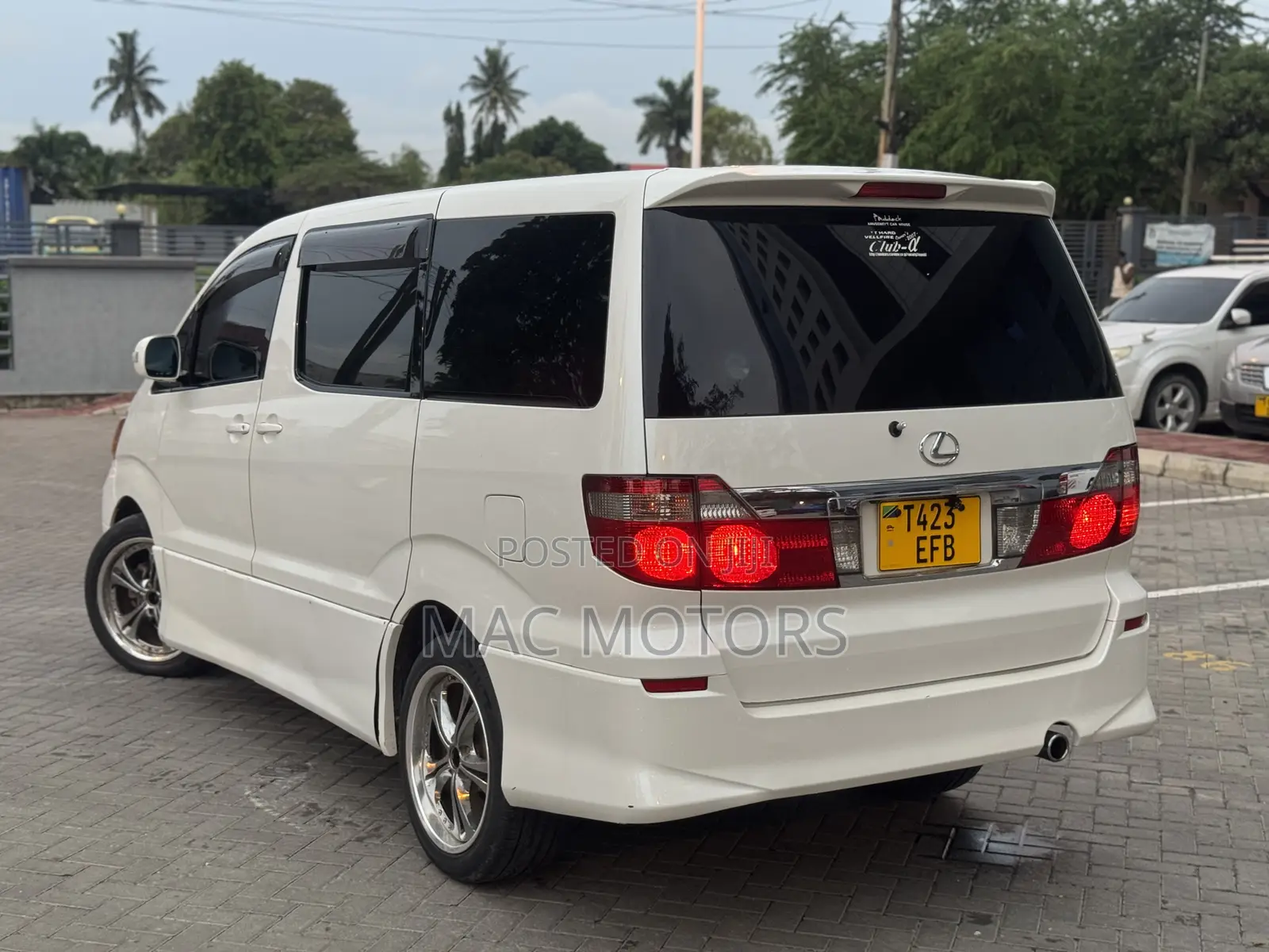 Toyota Alphard 2.4 Petrol FWD 2004 White
