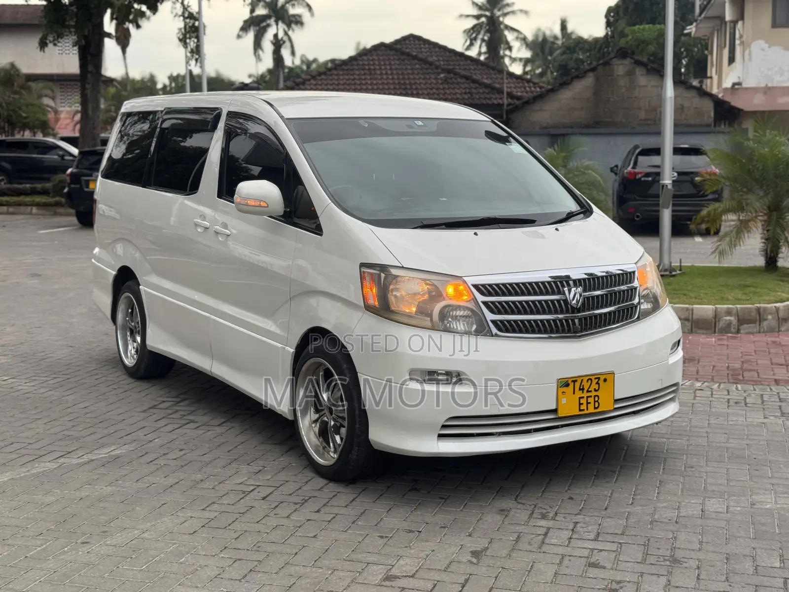 Toyota Alphard 2.4 Petrol FWD 2004 White