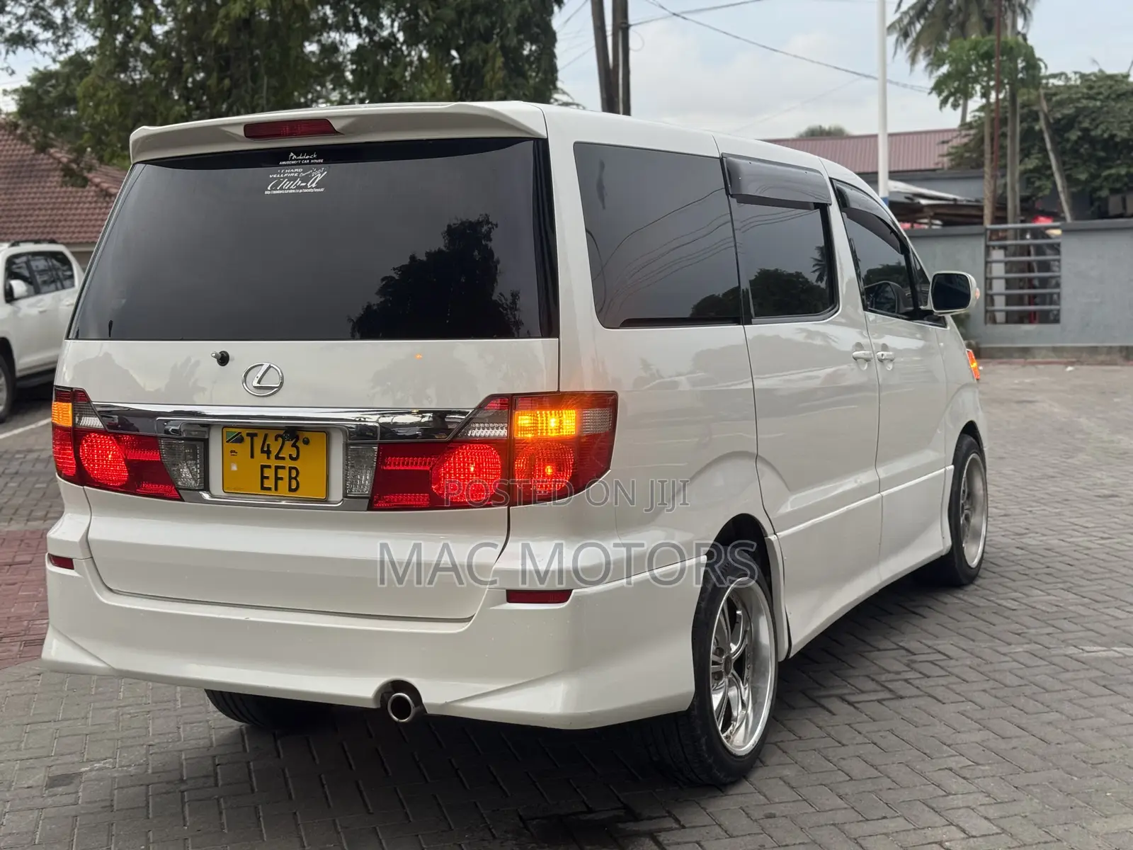 Toyota Alphard 2.4 Petrol FWD 2004 White