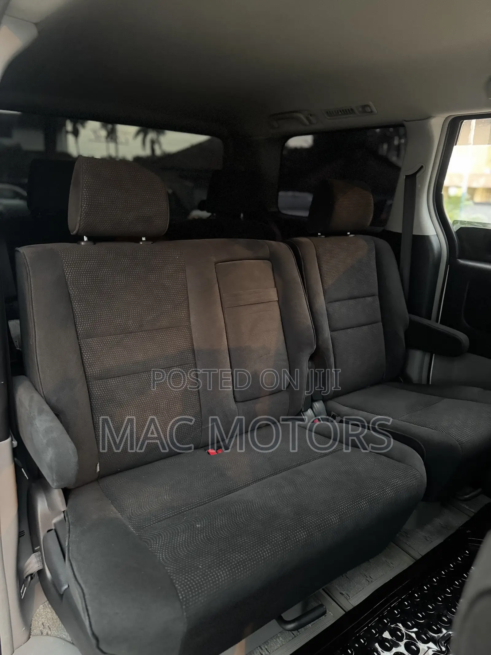 Toyota Alphard 2.4 Petrol FWD 2004 White