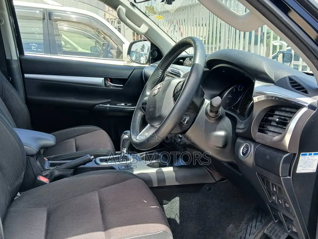 Toyota Hilux 2018 Black