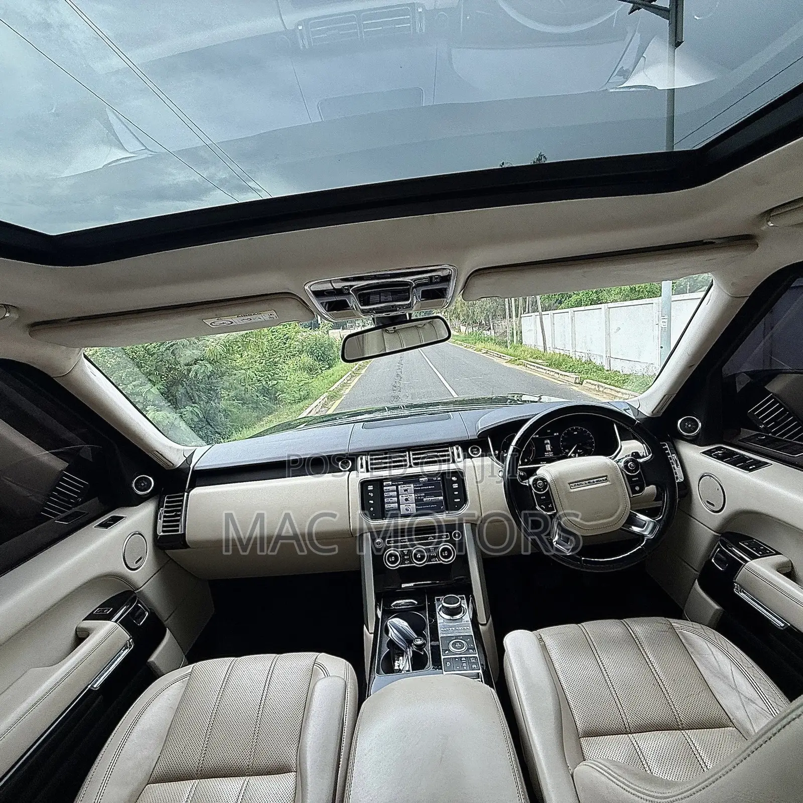 Land Rover Range Rover Vogue 2014 Black