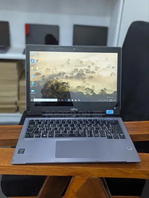 New Laptop Fujitsu Lifebook UH900 8GB Intel Core I5 HDD 500GB