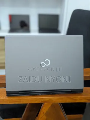 New Laptop Fujitsu Lifebook UH900 8GB Intel Core I5 HDD 500GB