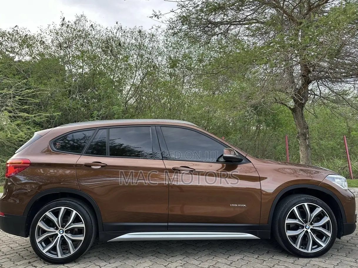 BMW X1 xDrive28i AWD 2016 Brown