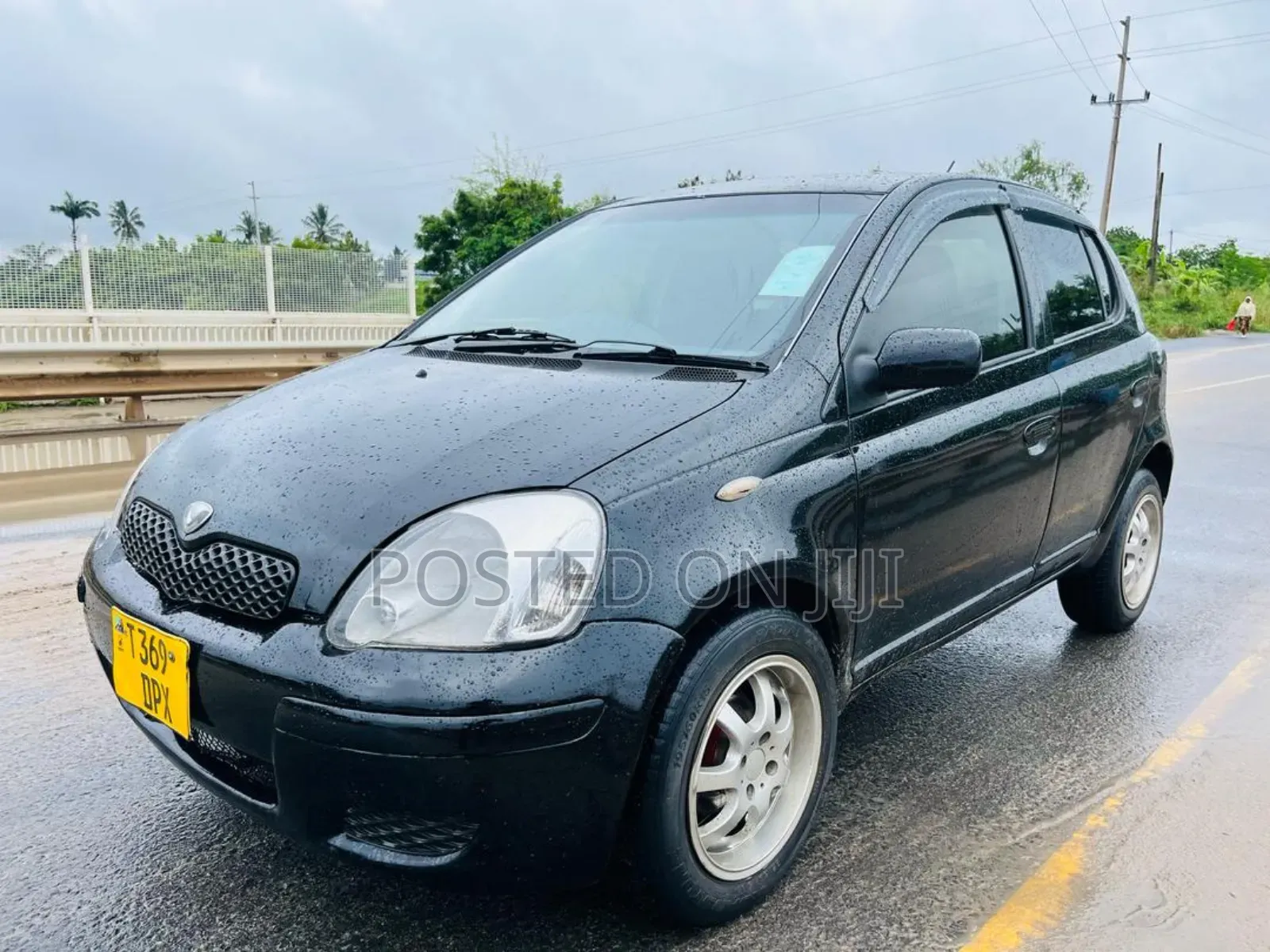Toyota Vitz 2002 Black