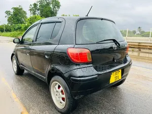 Toyota Vitz 2002 Black