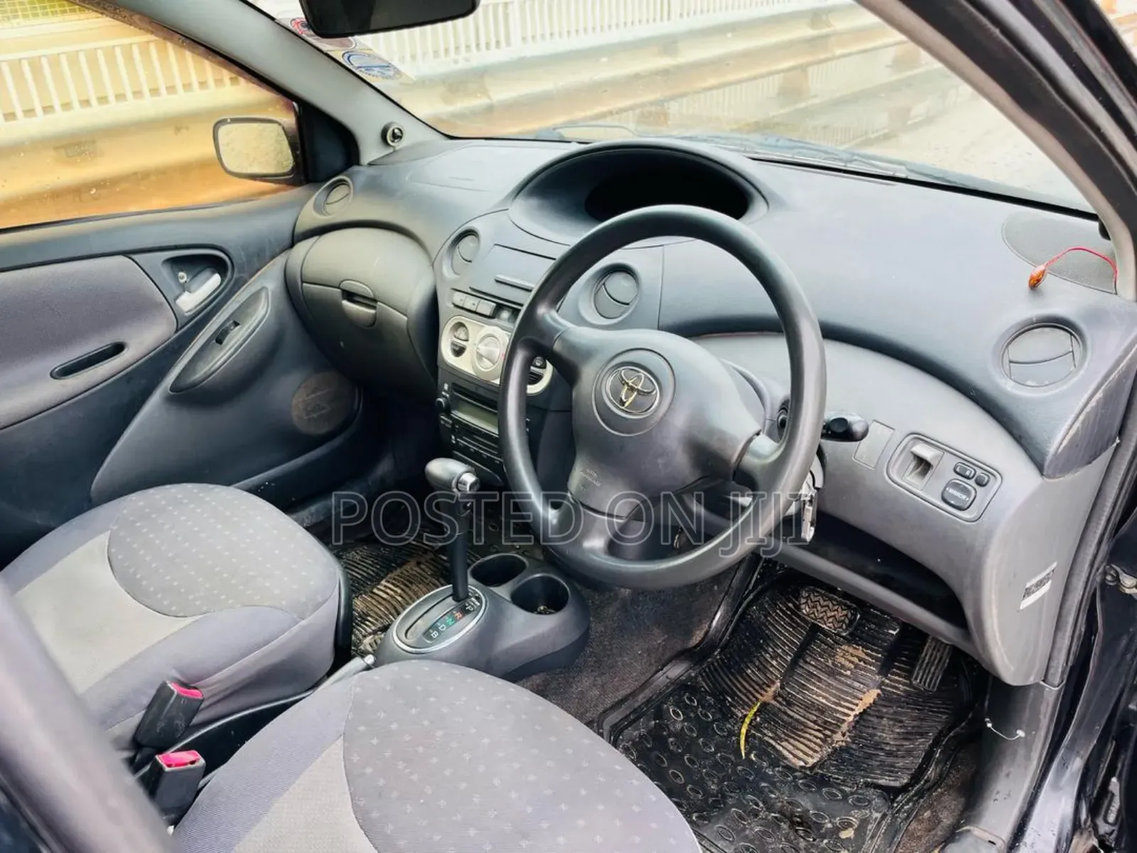 Toyota Vitz 2002 Black