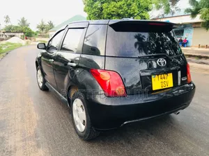 Toyota IST 2004 Black