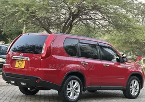 Nissan X-Trail 2011 Red