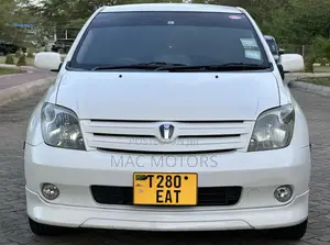 Toyota IST 2003 White