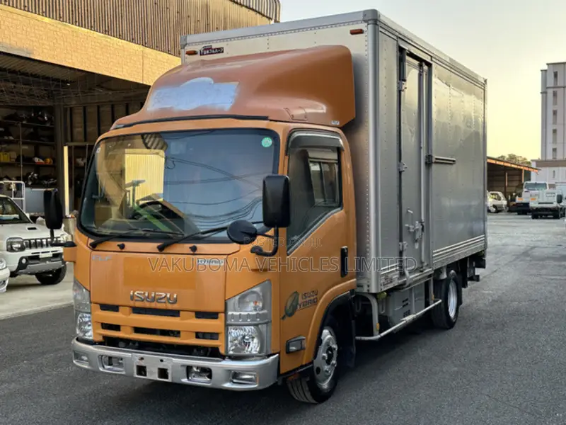 Isuzu Elf Truck 2009 Yellow