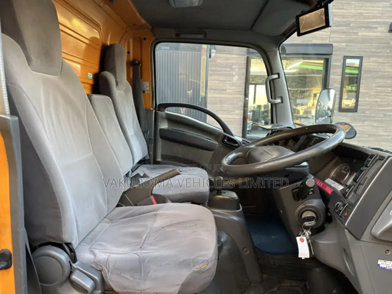 Isuzu Elf Truck 2009 Yellow