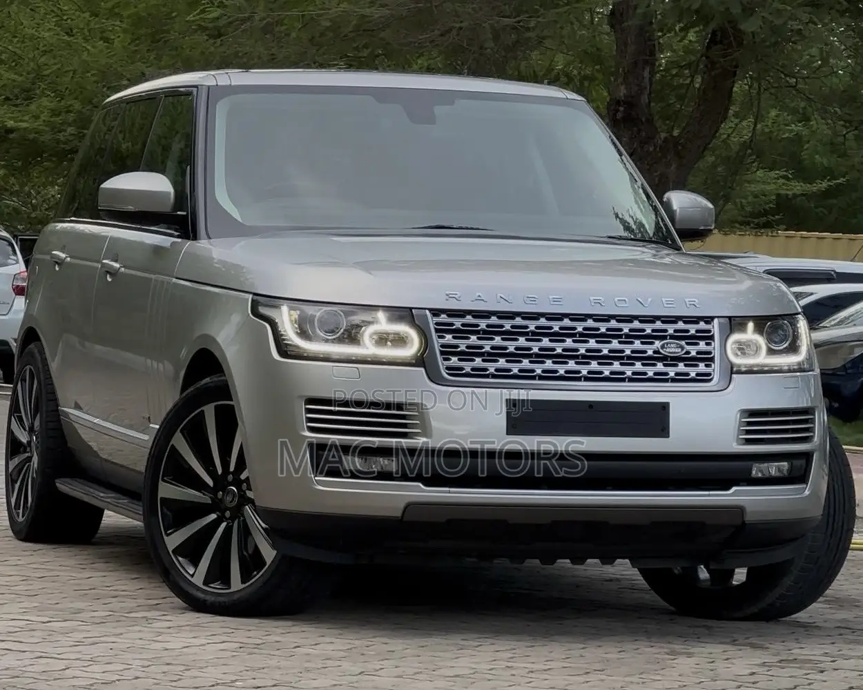 Land Rover Range Rover Vogue 2016 Gold
