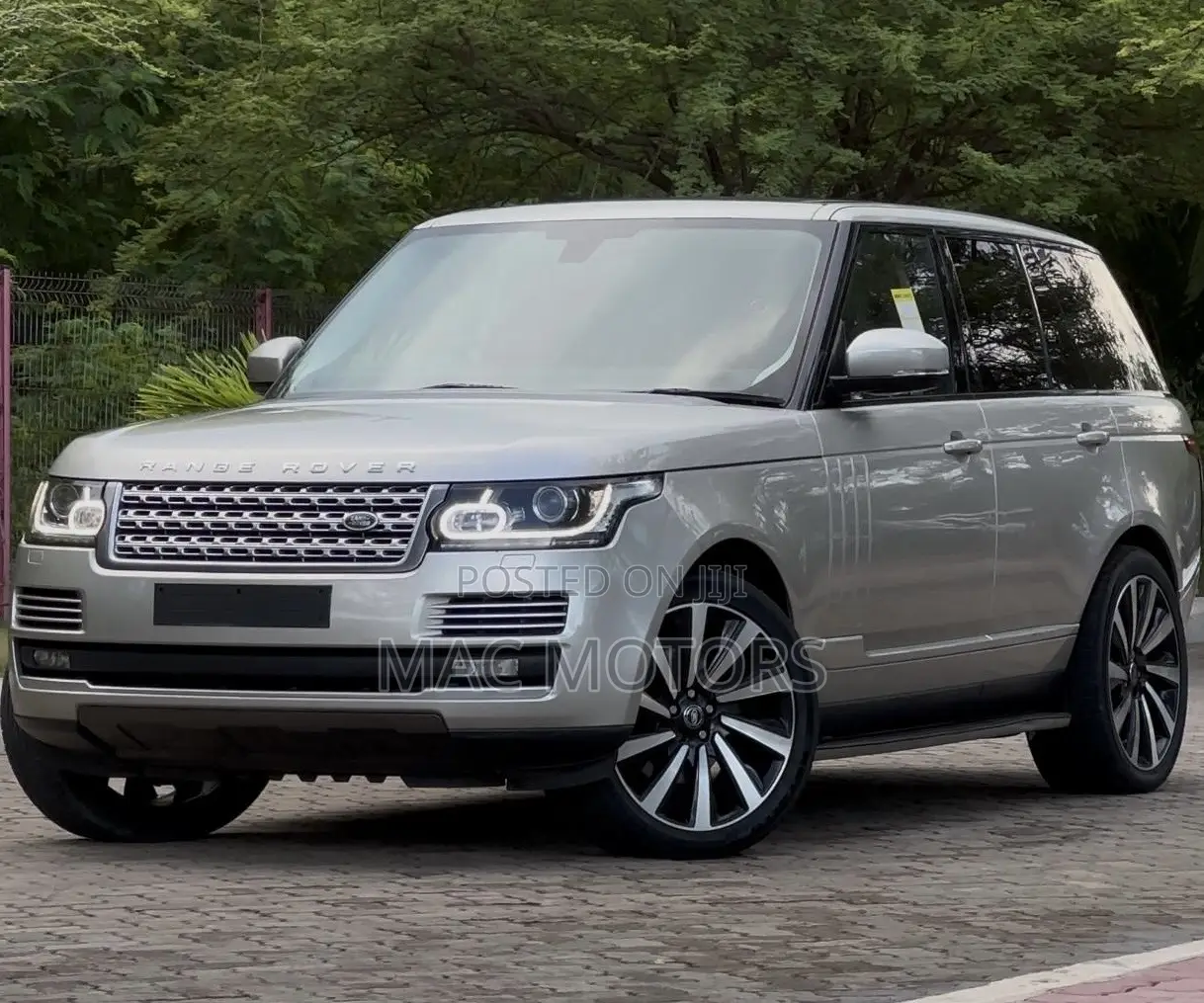 Land Rover Range Rover Vogue 2016 Gold
