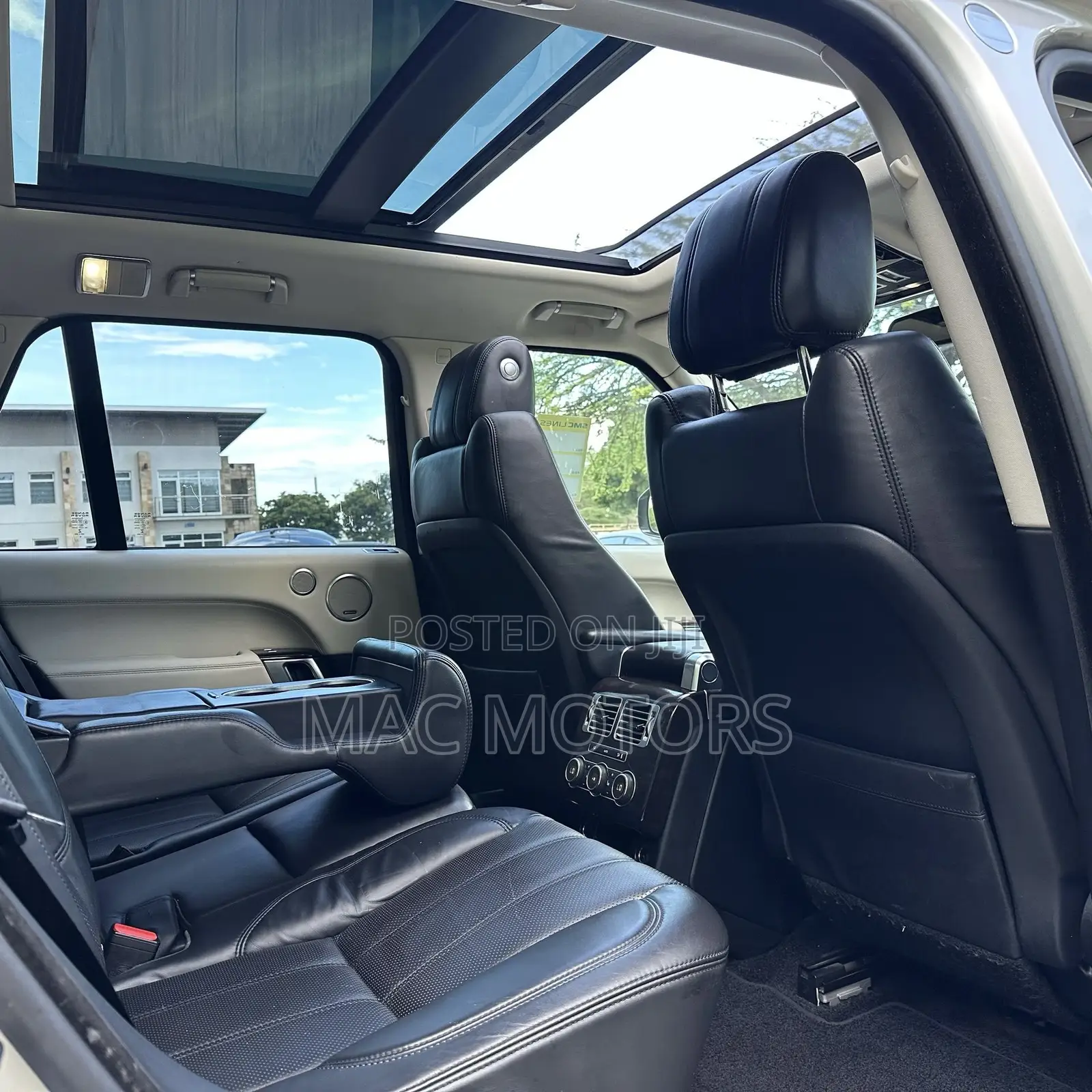 Land Rover Range Rover Vogue 2016 Gold