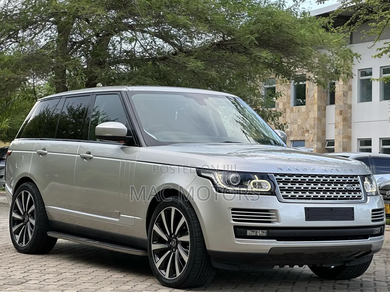 Land Rover Range Rover Vogue 2016 Gold