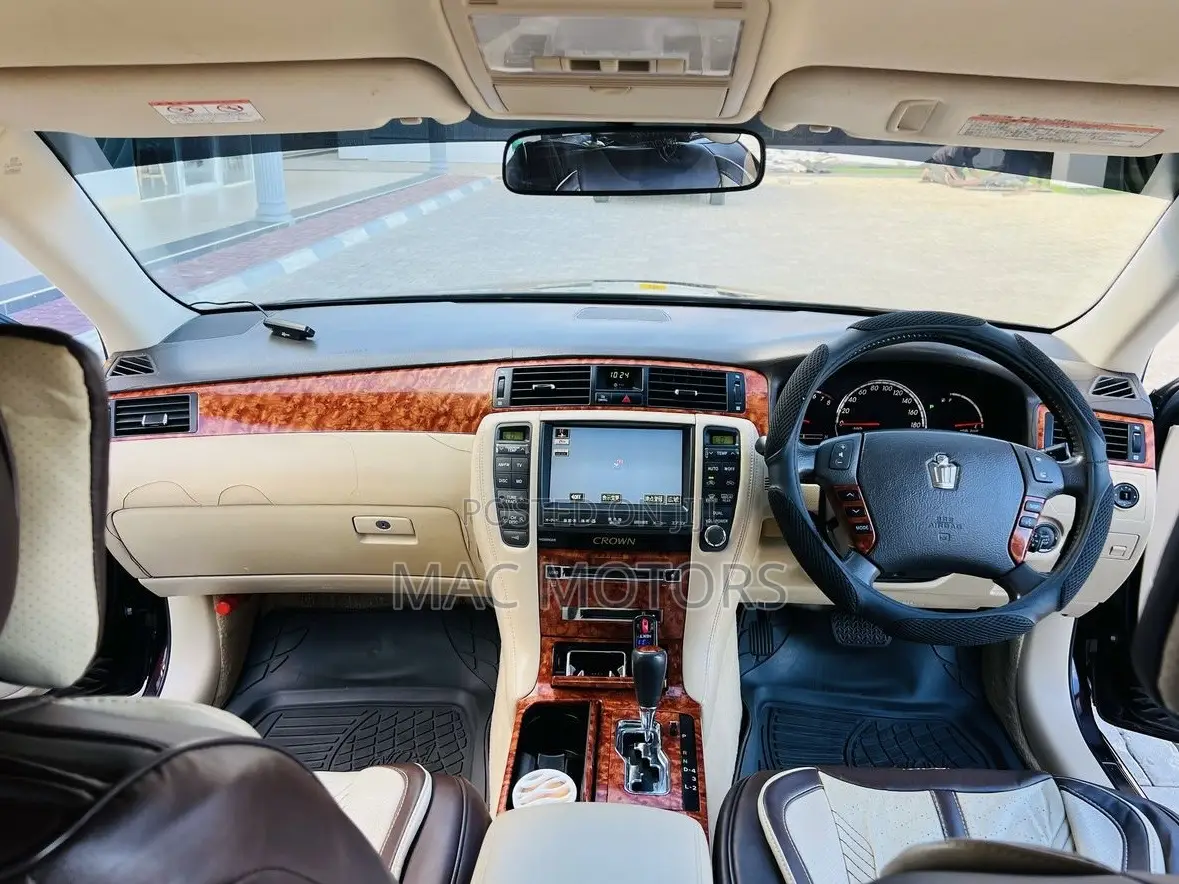 Toyota Crown 2005 Burgundy