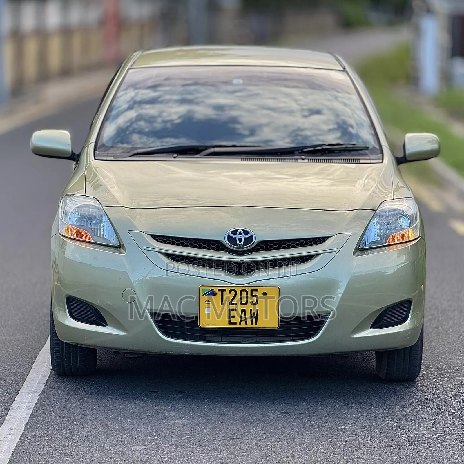 Toyota Belta 2006 Gold
