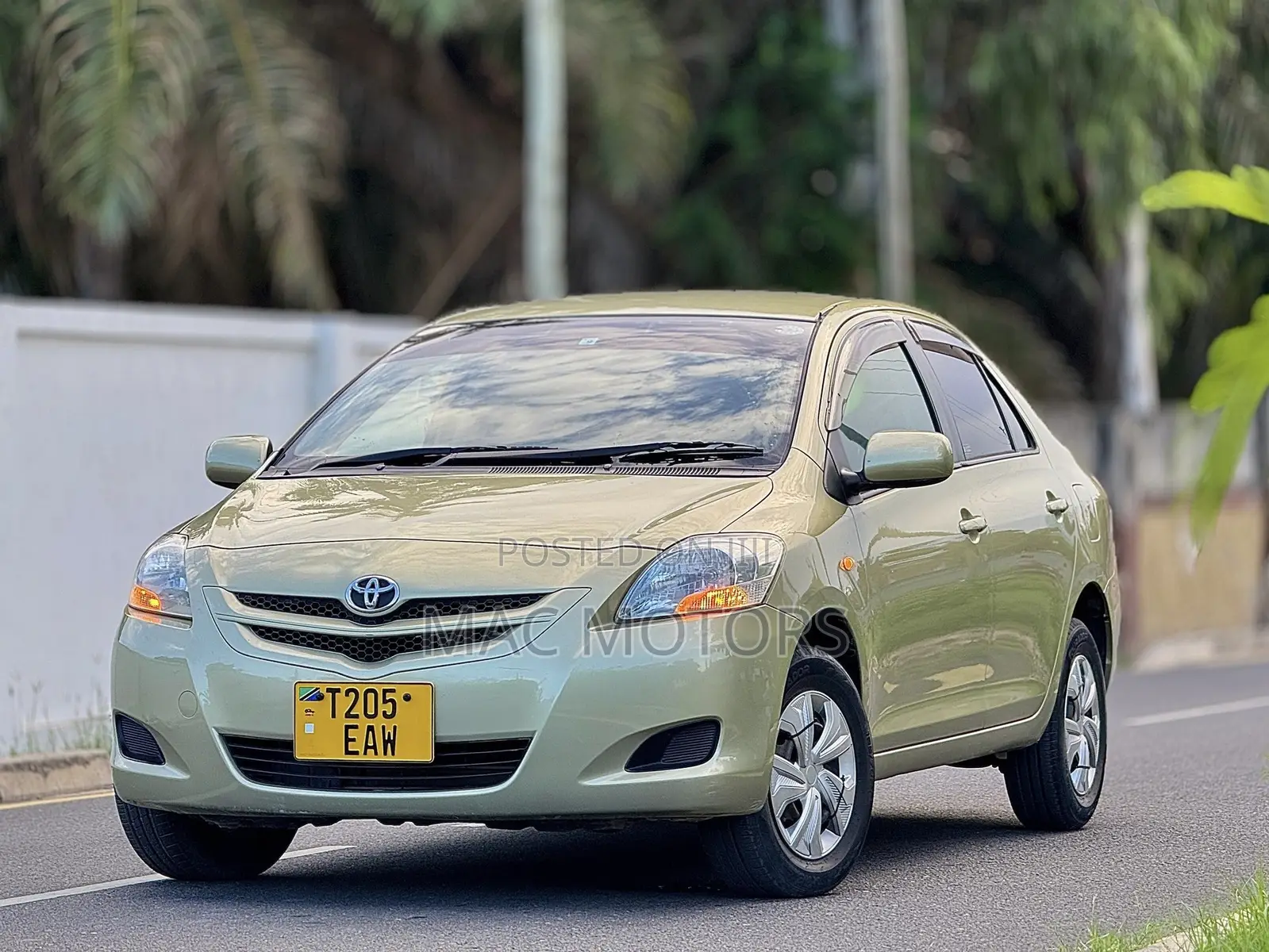 Toyota Belta 2006 Gold